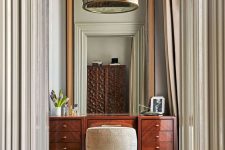 28 a beautiful vintage rich-stained lacquer vanity and a large mirror are a lovely combo for a vintage or refined space