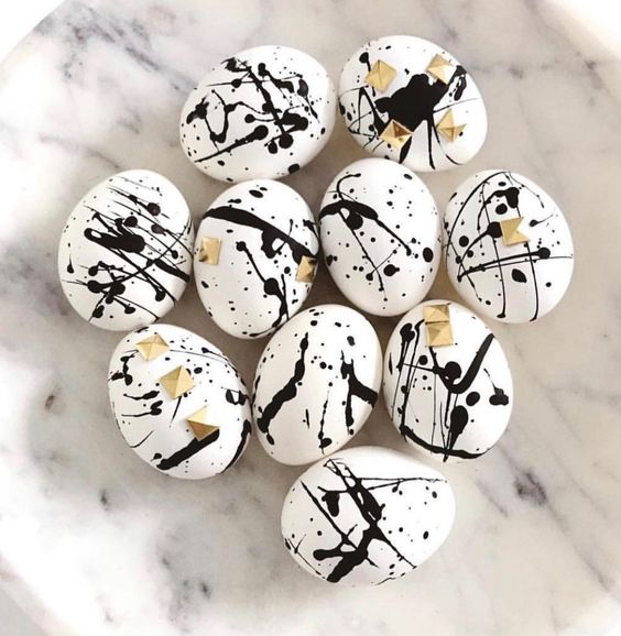 graphic black and white Easter eggs with some gold studs are gorgeous for a modern and catchy party