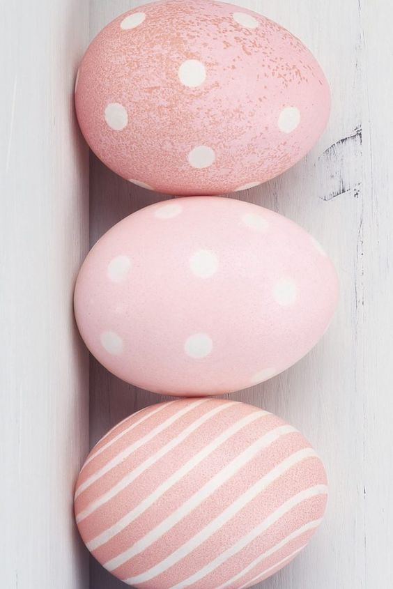 light pink Easter eggs with various patterns are great for Easter, they look chic, delicate and very lovely