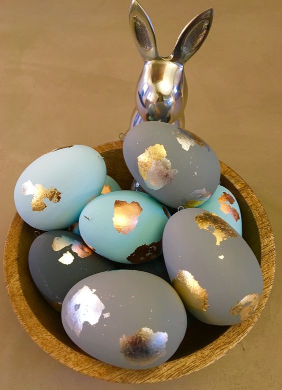 matte grey, black and aqua Easter eggs accented with gold foil are a cool and catchy solution