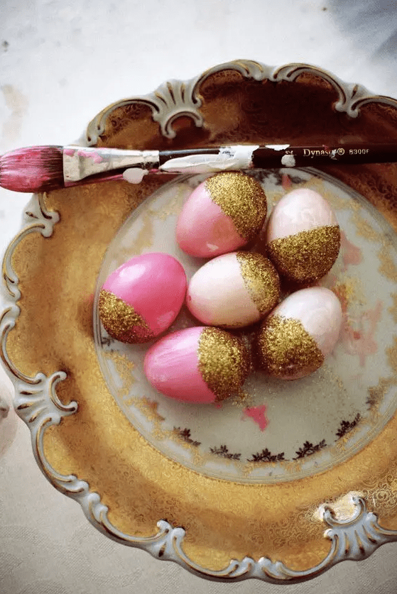 pastel Easter eggs decorated with gold glitter are amazing for colorful and glam celebrations, you can make some yourself