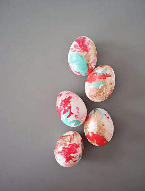 such colorful Easter eggs can be made using various types of nail polish, they look fun and cool