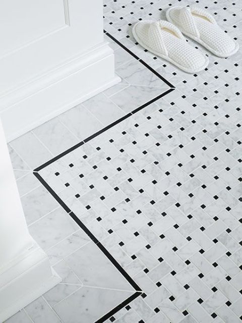 floor border tiles in the bathroom