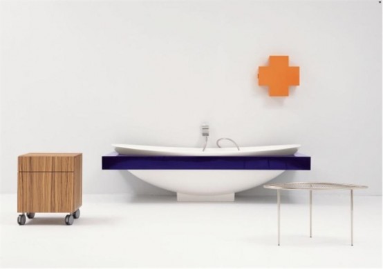 Ceramic Bathtub With Colorful Shelf – IO By Flaminia