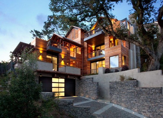 Amazing LEED Home With a Very Vertical Design – HouseHillside House