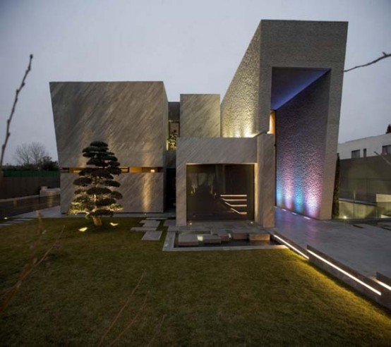 Contemporary House-Sculpture In Spain