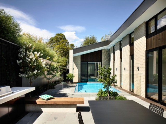 Adorable modern house with a central courtyard  2