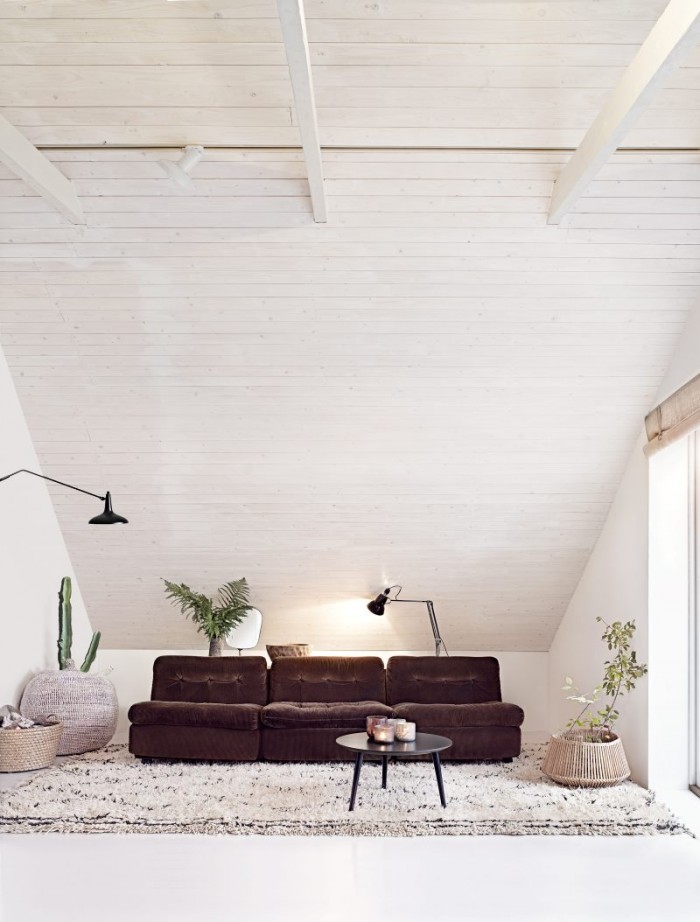 Airy Minimalist House Full Of Vintage Finds And Greenery