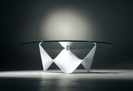 Amazing Glass Top Coffee Table – Stingray by Draenert