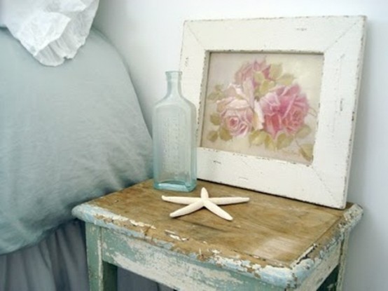 Weathered furniture is perfect for beach themed bedrooms. Of course adding sea stars works too.