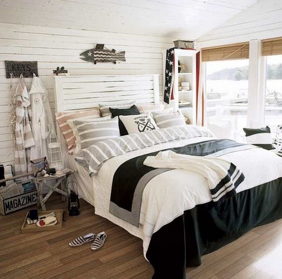 Beige colors and sea-inspired wall decor could also work well in a beach themed bedroom.