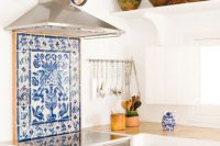 bold-mosaic-kitchen-backsplashes-to-get-inspired-26