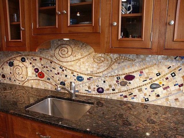 Bold mosaic kitchen backsplashes to get inspired  4