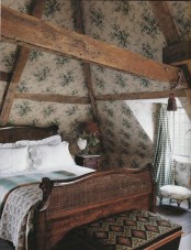 chic-bedroom-designs-with-exposed-wooden-beams-14