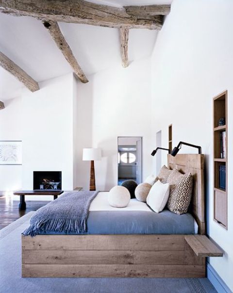Chic bedroom designs with exposed wooden beams  28