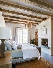 chic-bedroom-designs-with-exposed-wooden-beams-34