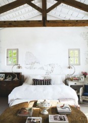 chic-bedroom-designs-with-exposed-wooden-beams-35