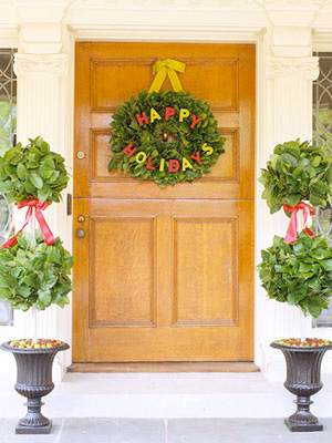 33 Holiday Wreaths Door Decor Ideas