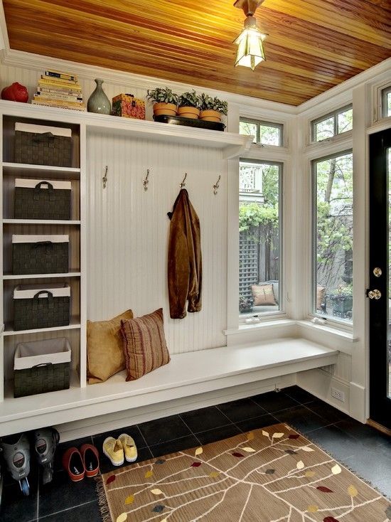 Clever examples to organize your entryway easily  23