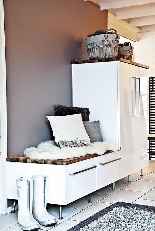 Clever examples to organize your entryway easily  35