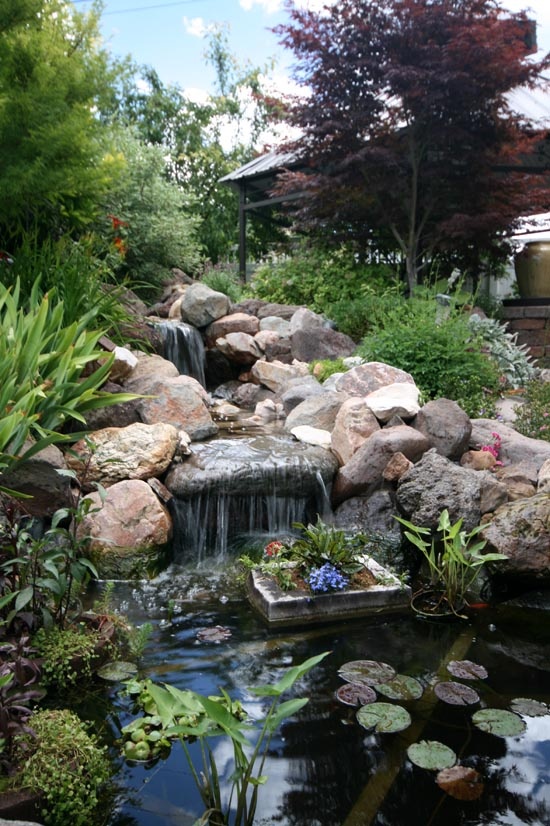Sound of flowing water could make your outdoor relaxing much more pleasant.