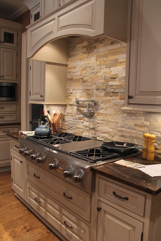 Cool stone kitchen backsplashes that wow  1