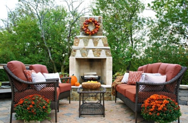 Apple wreaths are perfect for Fall decor.