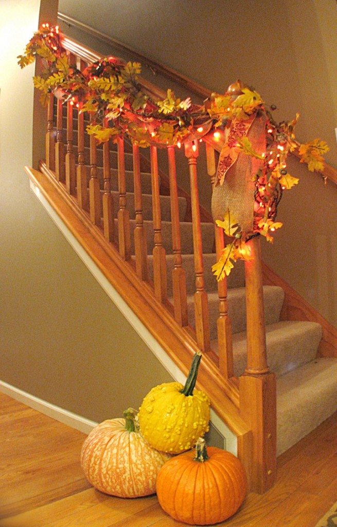 String lights looks as great on fall garlands as on they looks on spruce garlands during Christmas season.