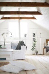 cozy-living-room-designs-with-exposed-wooden-beams-22