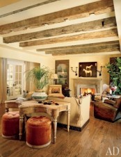 cozy-living-room-designs-with-exposed-wooden-beams-23
