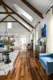 cozy-living-room-designs-with-exposed-wooden-beams-29