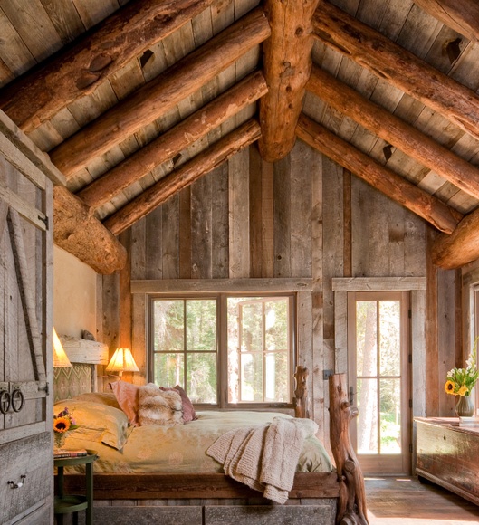 Mixing warm golden and cold weathered wood in one room could be rewarding.