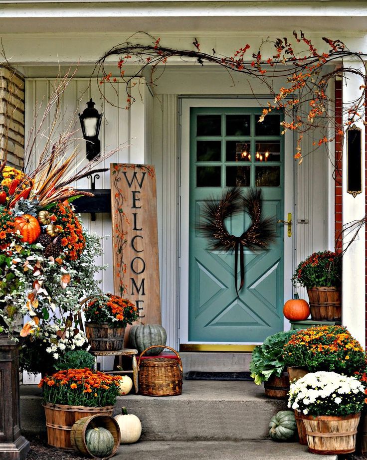 Creative welcome sign is a great addition to any Thanksgiving display.