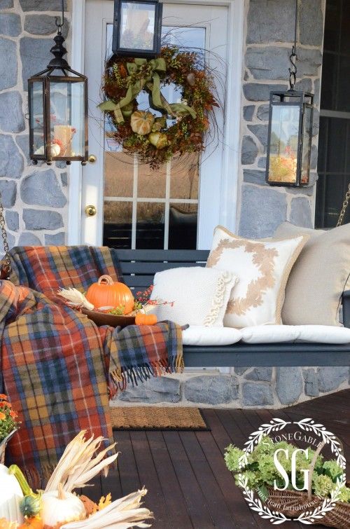 Plaid pattern is probably the most cozy ones there is, so it's perfect for fall and Thanksgiving decorations. Plaid blankets are also very useful this season if you like to spend time outdoors.