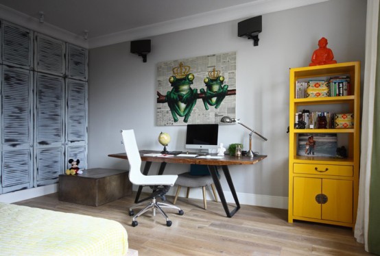 Crazy And Ironic Eclectic Moscow Apartment