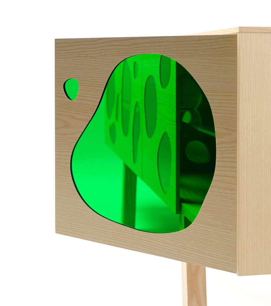 Cuboid aquario cabinet with colored glass inserts  3