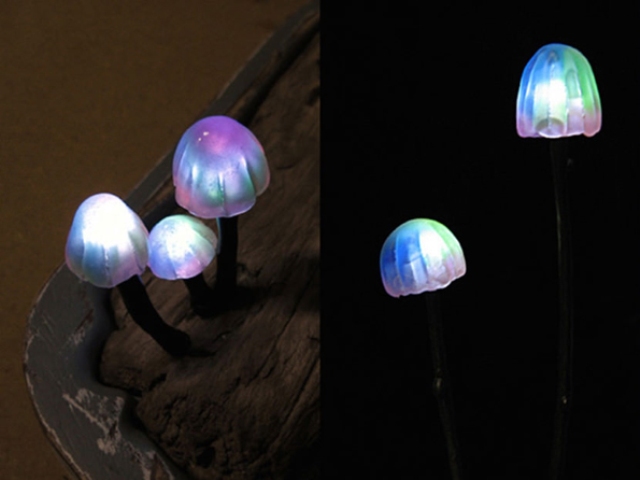 Cute and whimsy little mushroom lamps  7