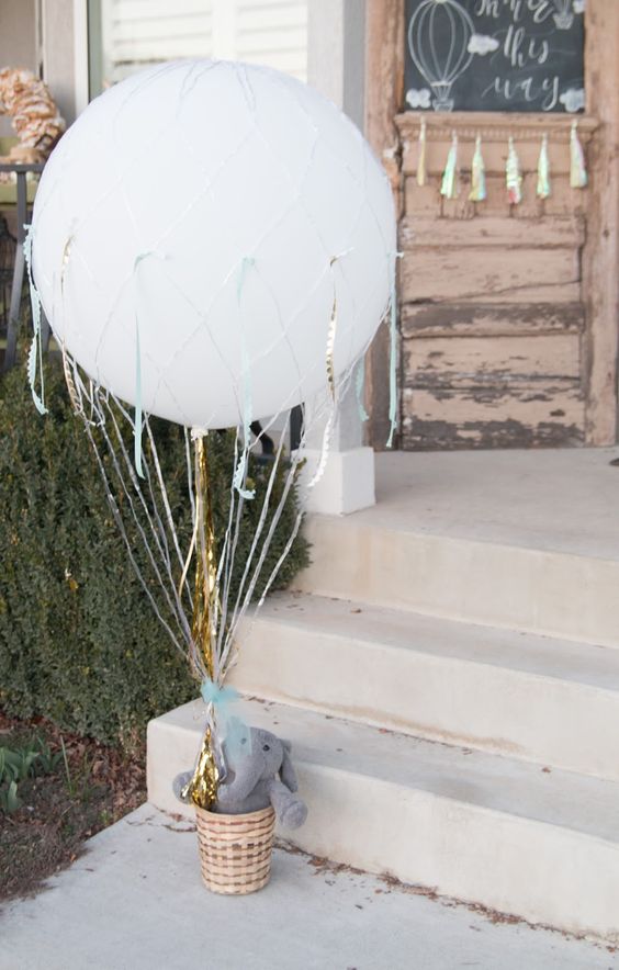 Cute balloon decor ideas for baby showers  21