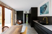 daring-bronte-house-with-lots-of-black-in-decor-4