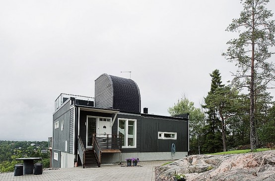 Dark Swedish House Deisgn With Dettached Garage