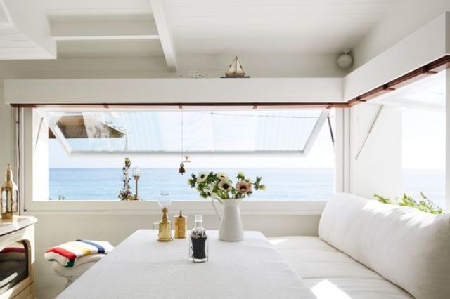 Dreamy mediterranean vacation home in white  4