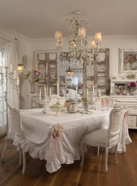 Elegant Feminine Dining Rooms