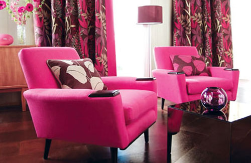 Feminine Living Room Design In Pink