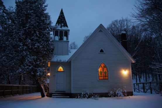 Front Of Church In Snow At Dusk Web1 960x