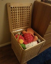 a small IKEA Hol table is used for storing toys in the kids’ room is a very cool idea with much storage space