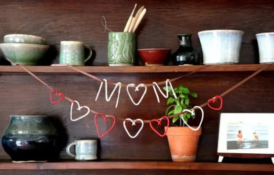 12 Garlands And Paper Decorations For Mother’s Day