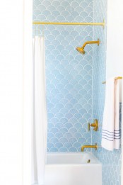 gorgeous-and-eye-catching-fish-scale-tiles-decor-ideas-5