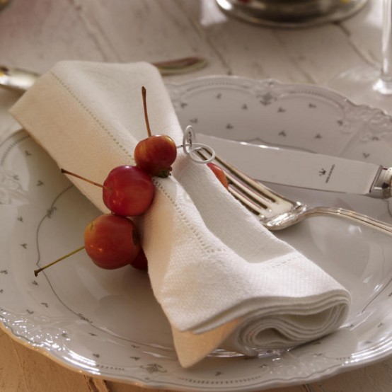 faux cherry napkin rings will add a cute touch to your Thanksgiving tablescape and will make it cool