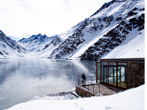 Minimalist House Located at 2990 Meters Above Sea Level and Facing a Lake