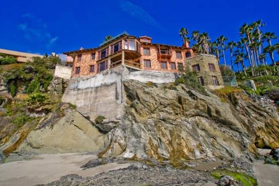 California’s House on the Cliff with Private Beach – Villa Rockledge